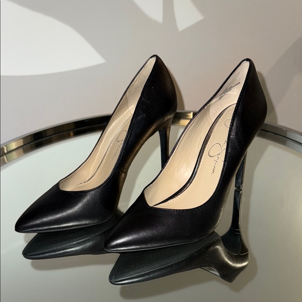 Jessica Simpson Black Heels Sleek Design